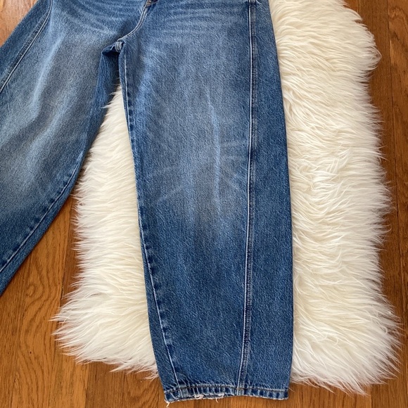 Zara High-Waist Carrot Leg Cropped Jeans - Picture 8 of 14